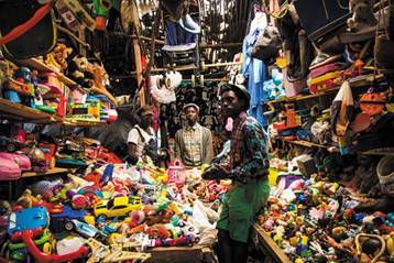 http://www.nature.com/polopoly_fs/7.35057.1458413720!/image/Second-Hand-Fashion-Nairobi.jpg_gen/derivatives/landscape_630/Second-Hand-Fashion-Nairobi.jpg